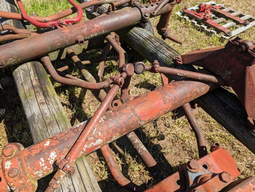 IH Wide Front Axle