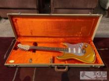 Custom Fender Stratocaster Electric Guitar and G&G The Original Vintage Case Co