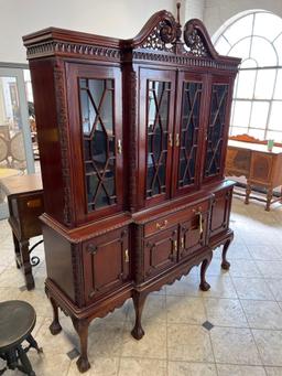 Chippendale Dining Room Hutch with Glass Doors