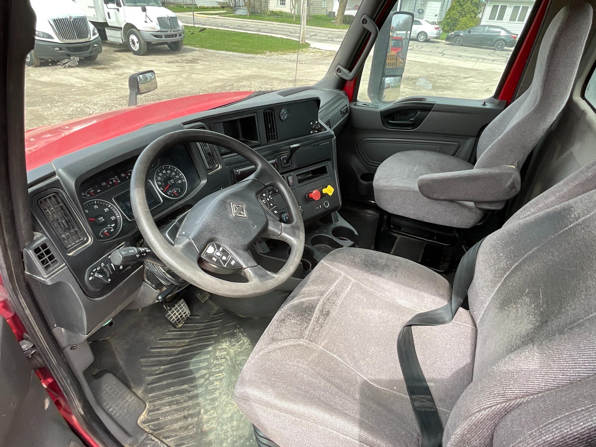 2019 International LT625 Day Cab