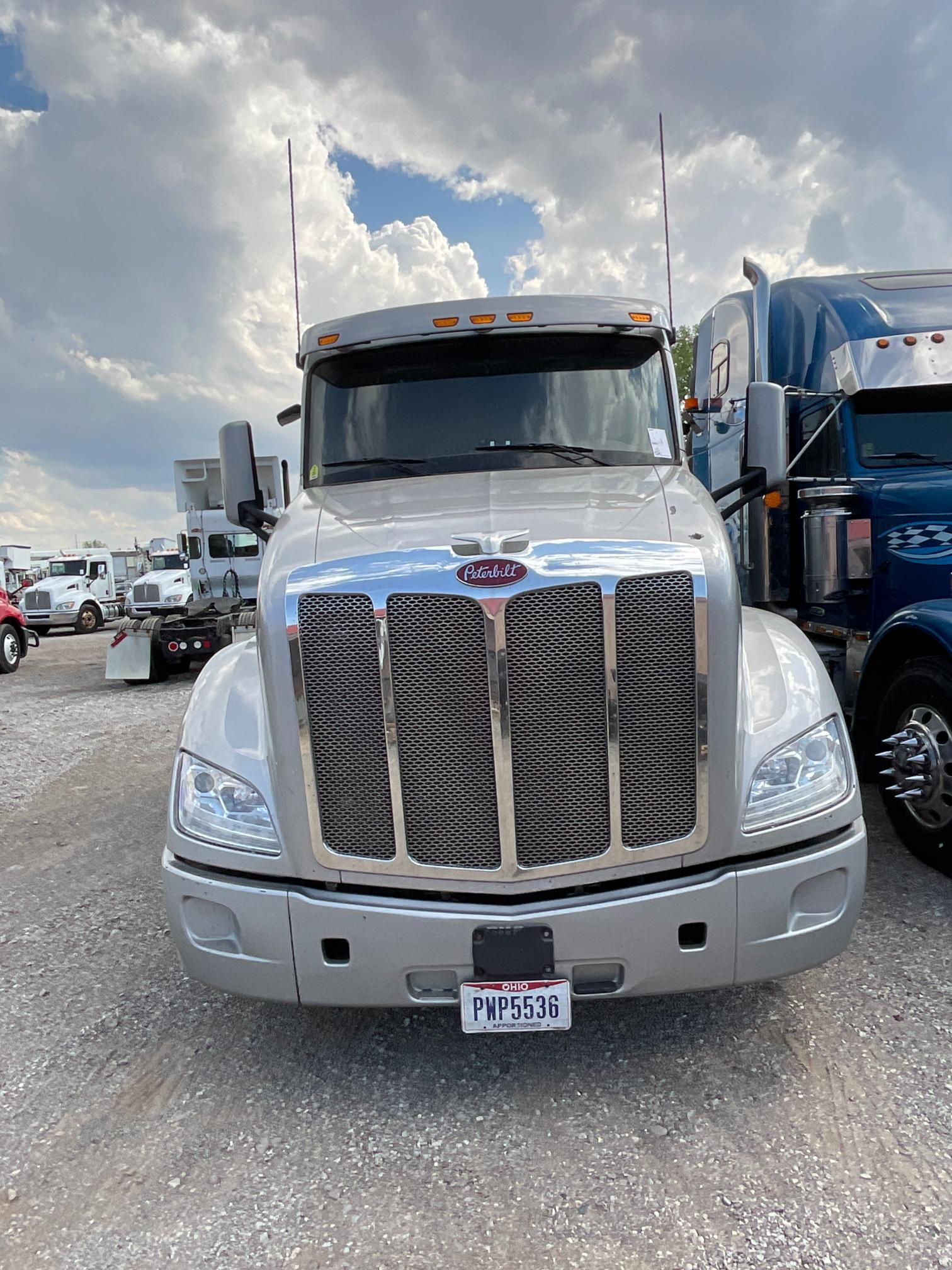 2016 Peterbilt 578 Sleeper