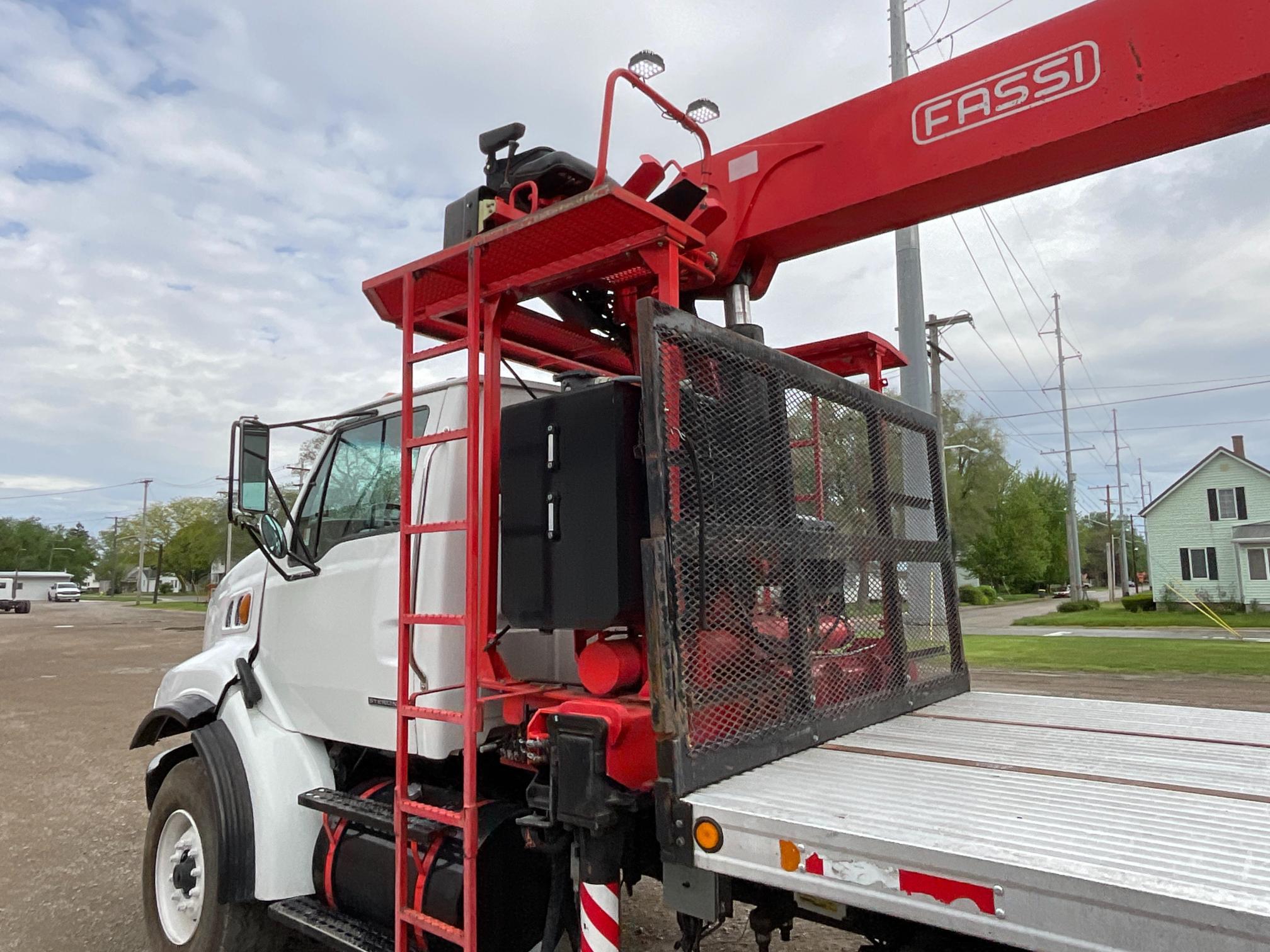 2004 Sterling LT9500 Drywall Crane