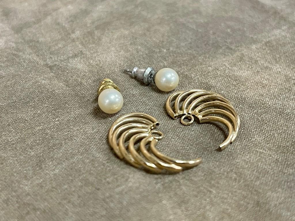 14 K Gold Pearl Earrings