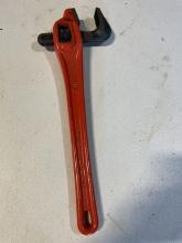 Rigid Angled Pipe Wrench 18" Solid Steel