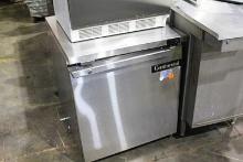 CONTINENTAL 27IN. SELF CONTAINED UNDERCOUNTER COOLER