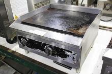 VOLLRATH 24IN. GAS FLAT TOP GRILL