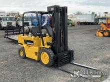 Caterpillar V50D Forklift Runs & Moves